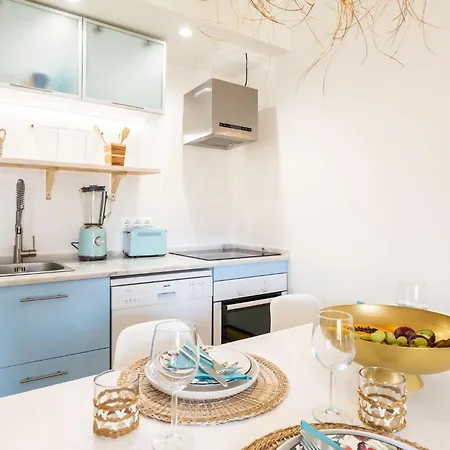 Semesterbostad Mayah - Marina